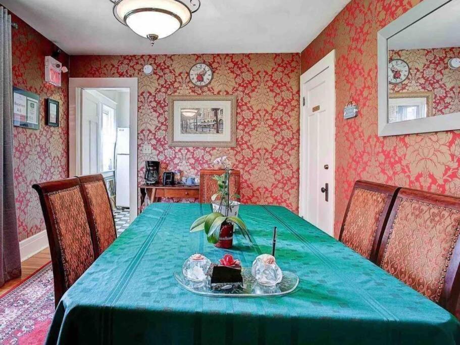 Adorable 2-Bedroom Unit With Jacuzzi Beside Falls Niagara Falls Eksteriør billede